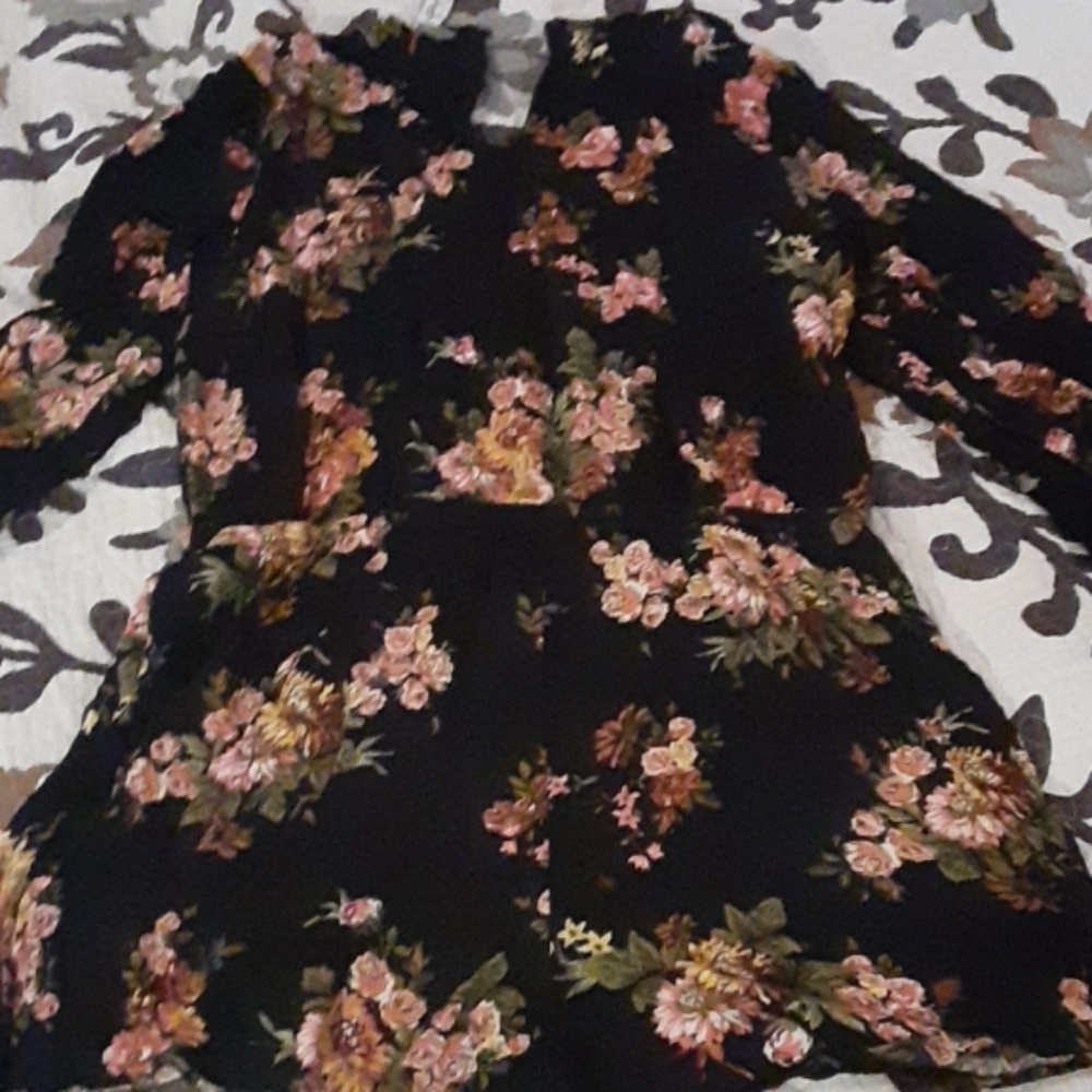 Summer romper - Picture 2 of 2